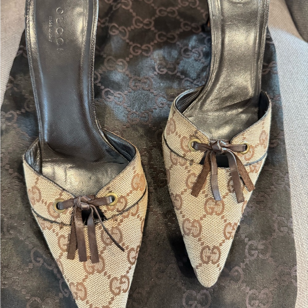 Gucci Women's Brown Pointed-Toe Shoes